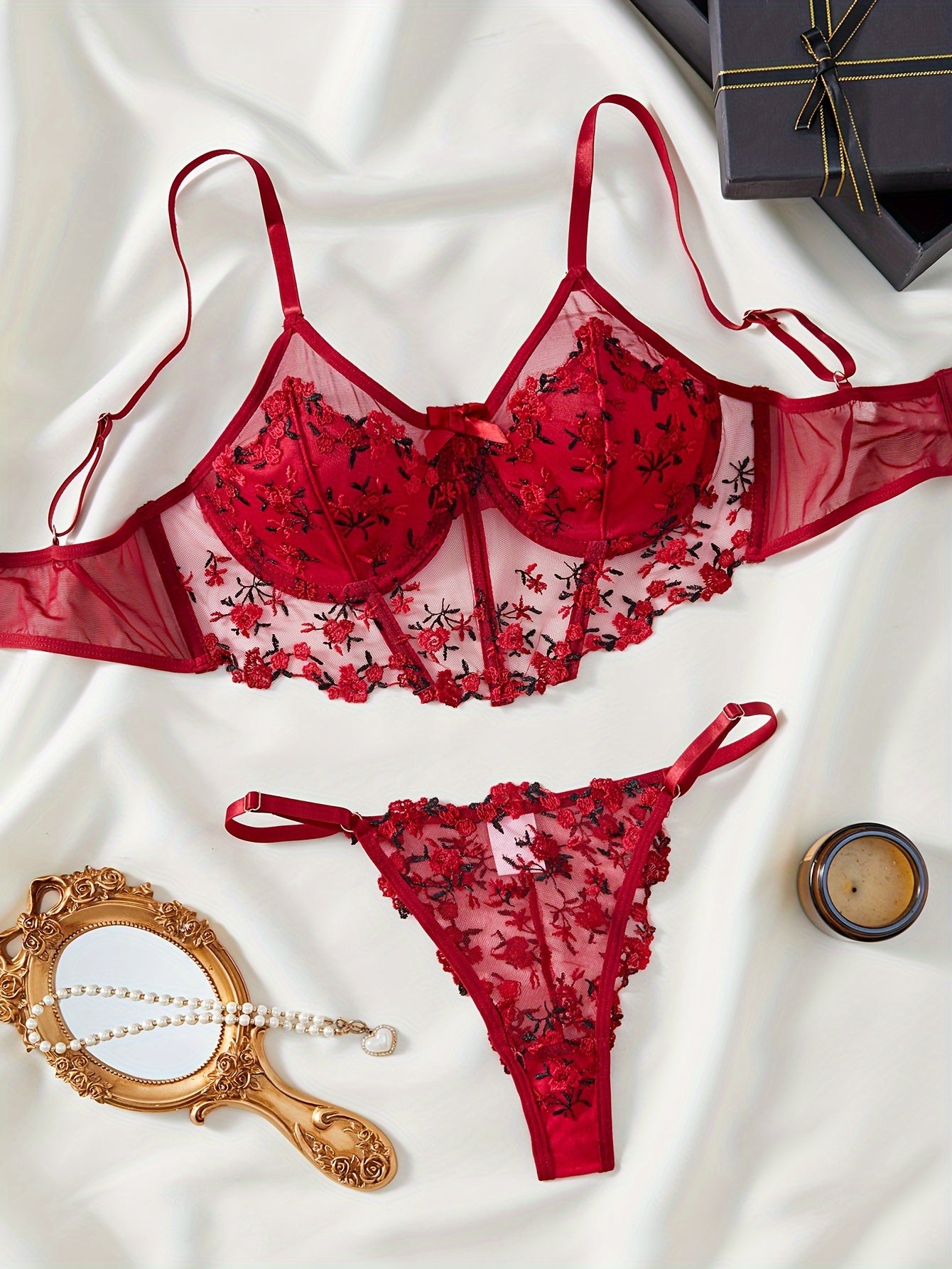 Ensemble lingerie dentelle fleurs