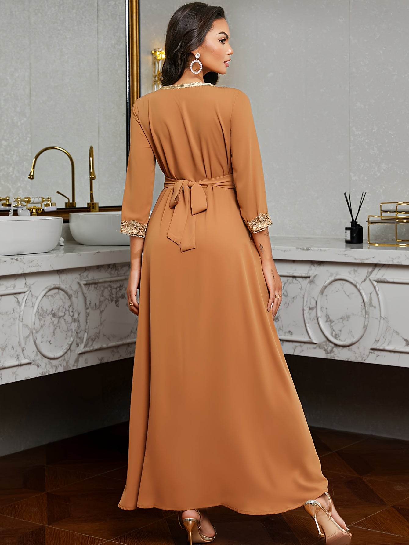 Robe caftan avec ceinture Brodée Doré