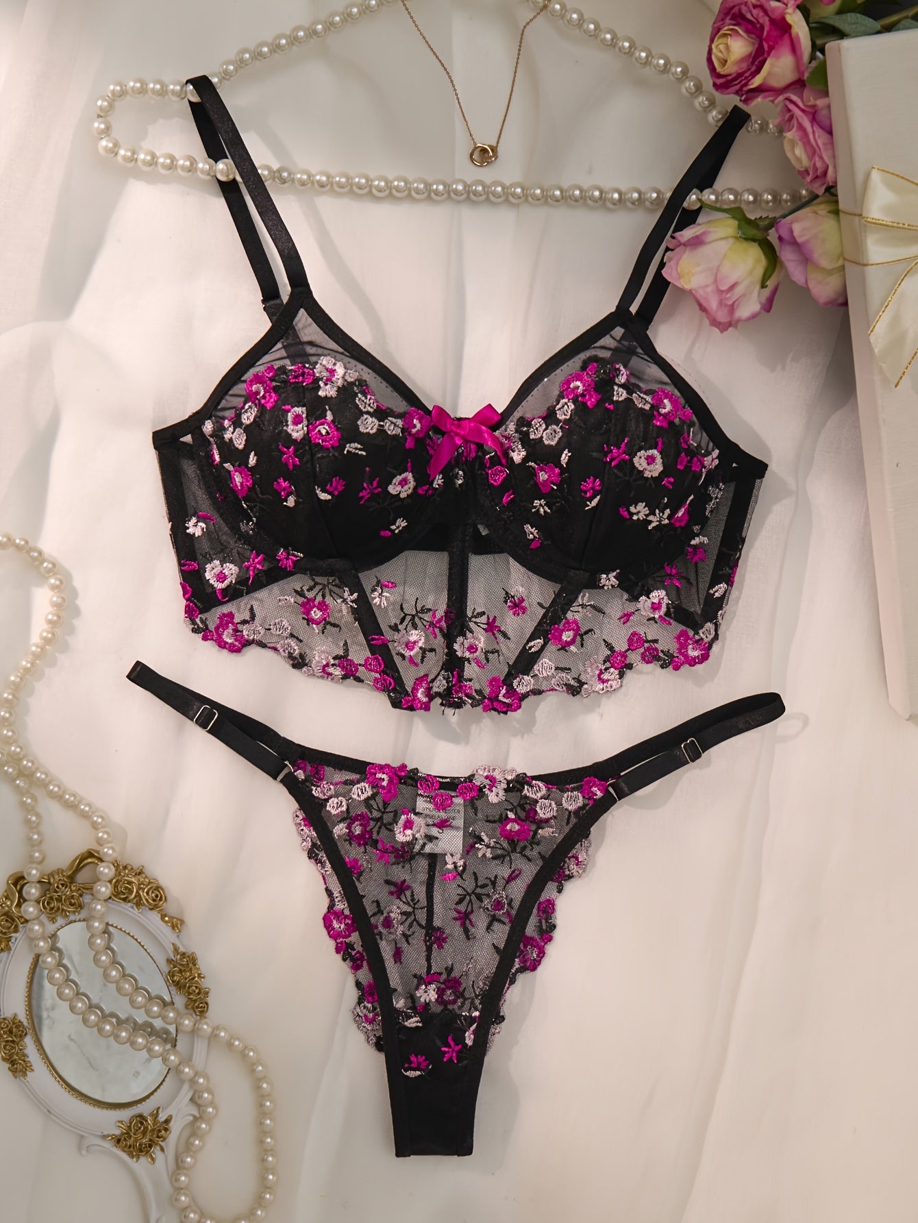 Ensemble lingerie dentelle fleurs