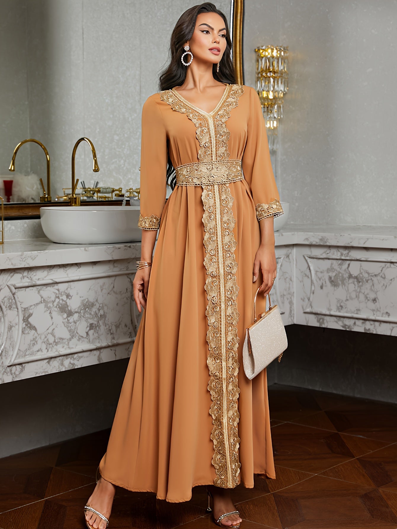 Robe caftan avec ceinture Brodée Doré