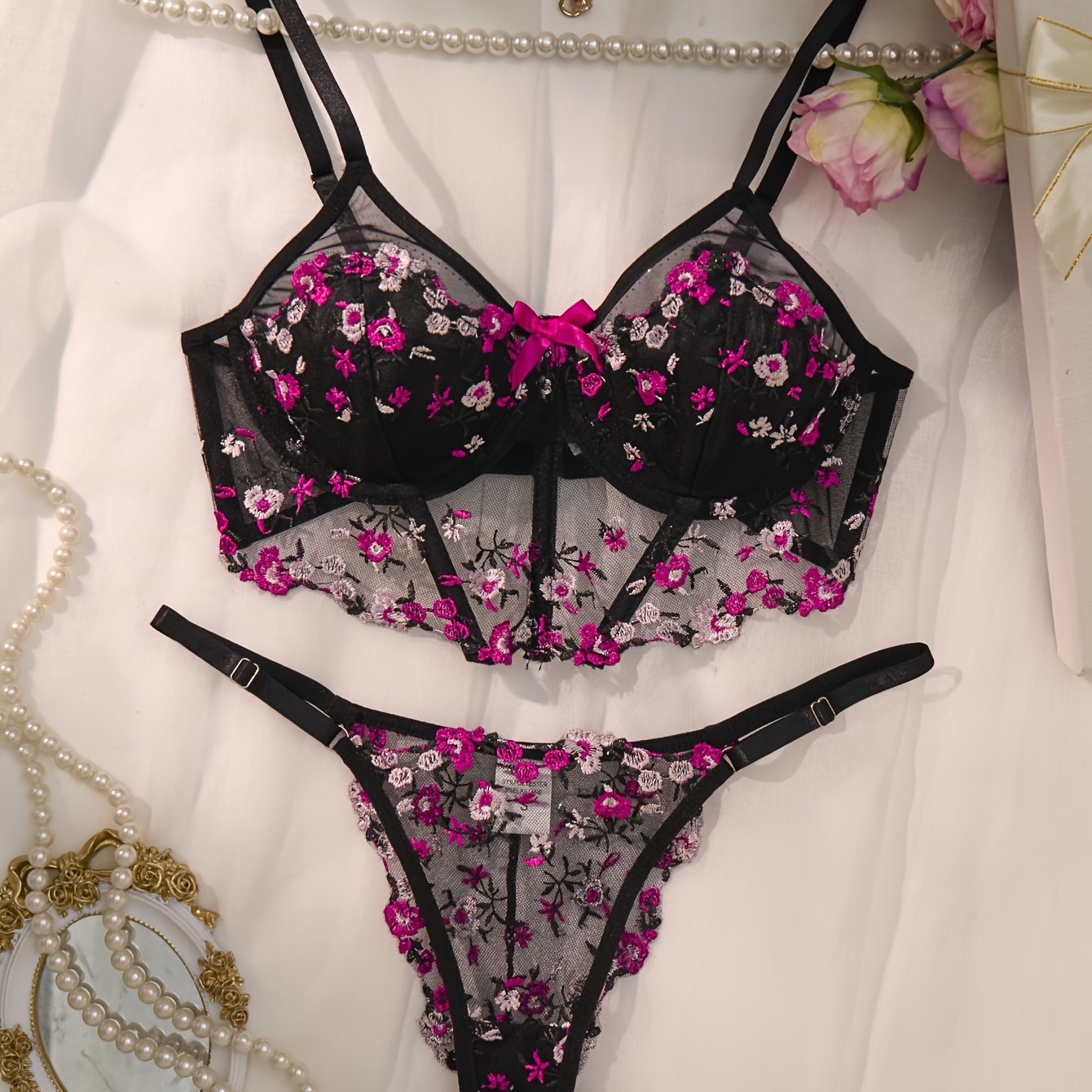 Ensemble lingerie dentelle fleurs